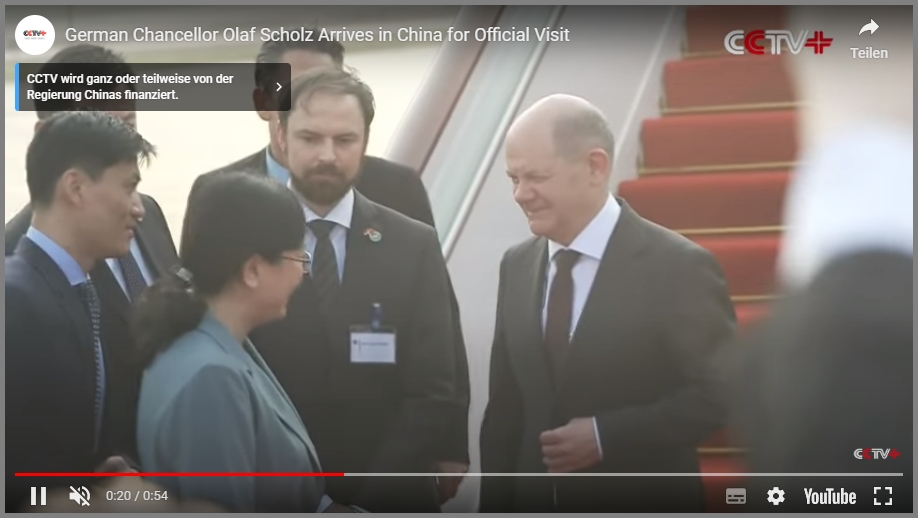 Respekt – Bundeskanzler Scholz bei Staatsbesuch in China vom Küchenpersonal empfangen…